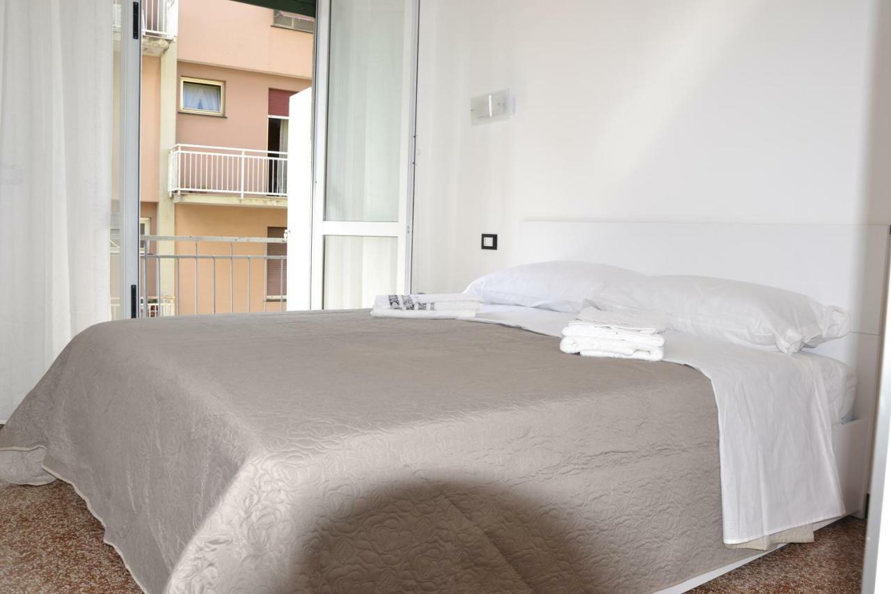 Il Nido Di Quarto Con Park Auto Macchine Piccole Segmento B Genua Exteriör bild