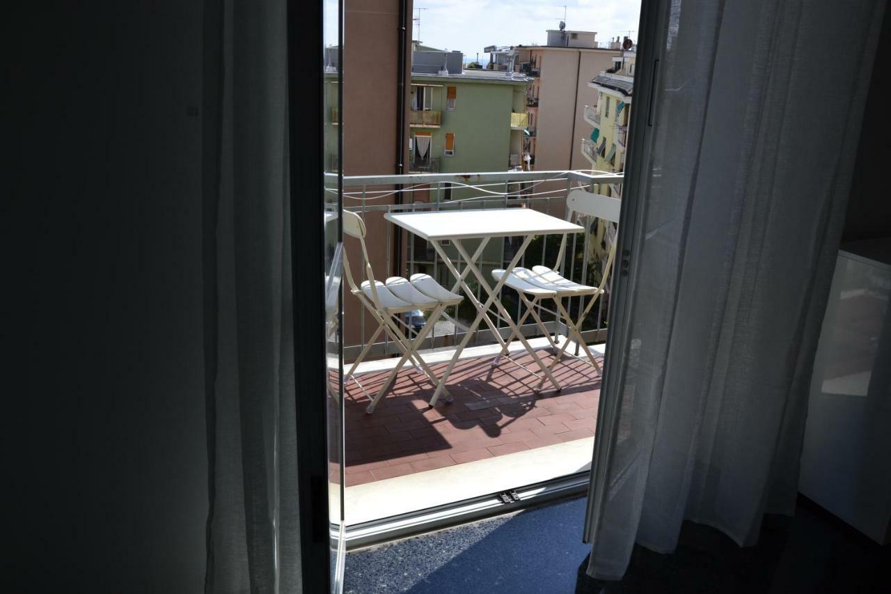 Il Nido Di Quarto Con Park Auto Macchine Piccole Segmento B Genua Exteriör bild