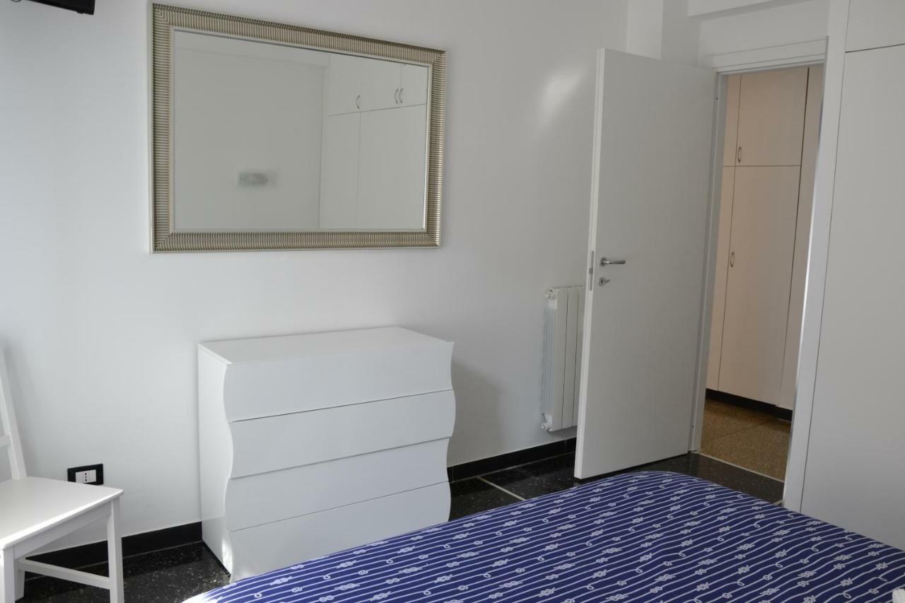 Il Nido Di Quarto Con Park Auto Macchine Piccole Segmento B Genua Exteriör bild