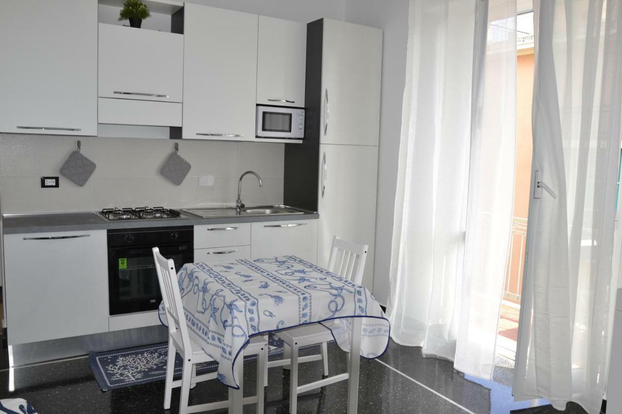 Il Nido Di Quarto Con Park Auto Macchine Piccole Segmento B Genua Exteriör bild