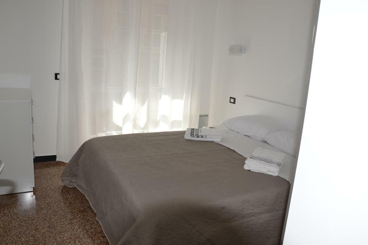 Il Nido Di Quarto Con Park Auto Macchine Piccole Segmento B Genua Exteriör bild