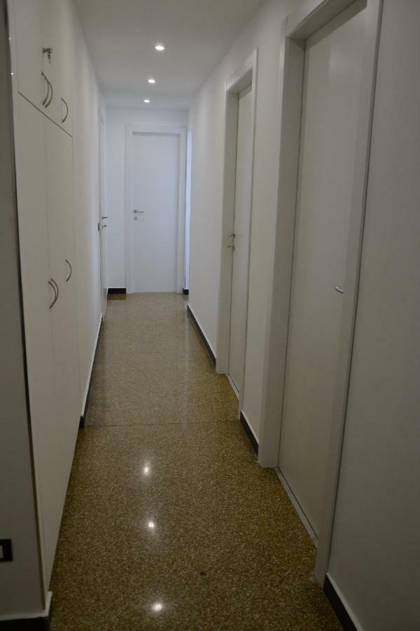 Il Nido Di Quarto Con Park Auto Macchine Piccole Segmento B Genua Exteriör bild